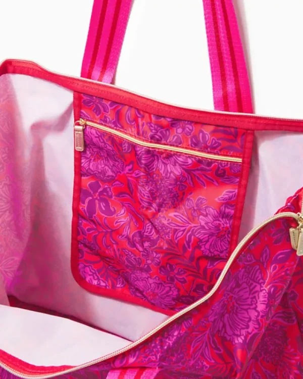 Bags^Lilly Pulitzer Getaway Packable Tote Amaryllis Red Secret Hideaway